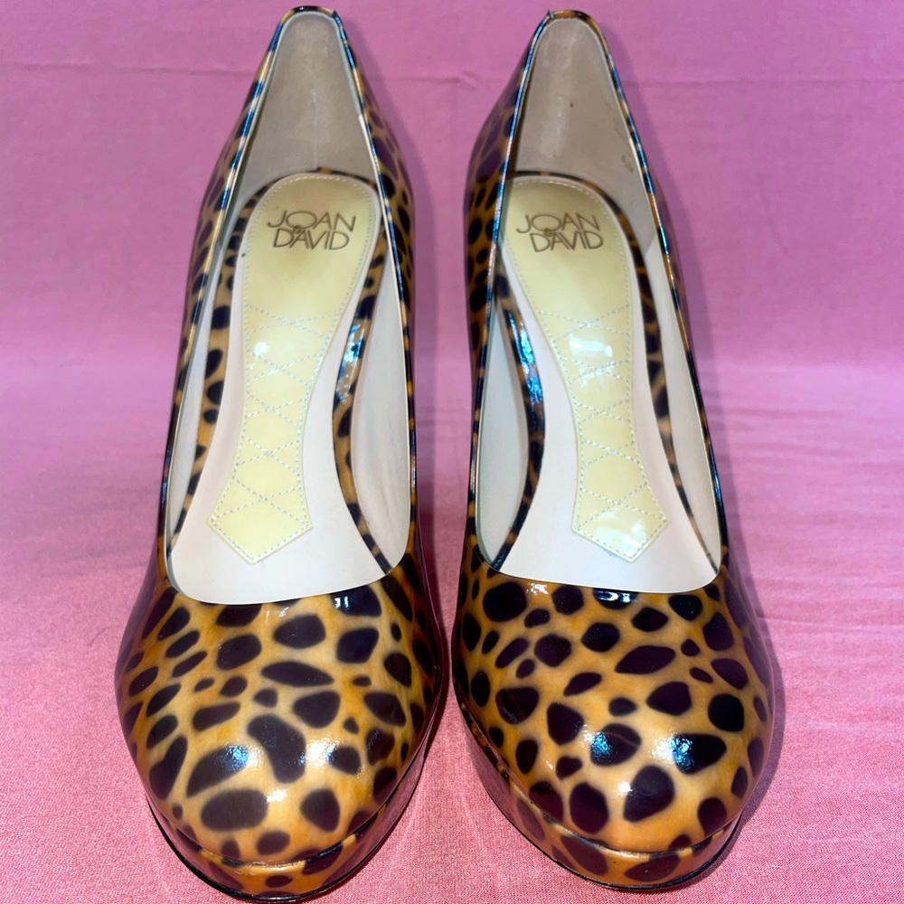 Size 8.5 Leopard Joan & David heel